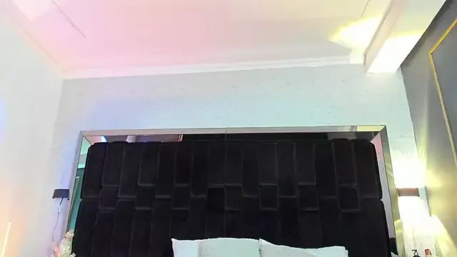 NikkySmiith on StripChat