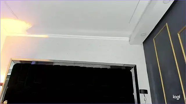 NikkySmiith on StripChat