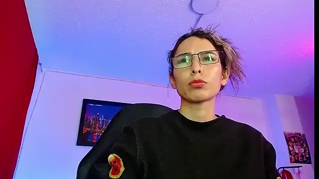 Niky_777 on StripChat