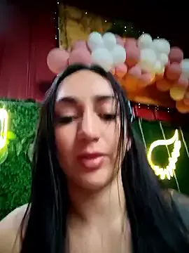 Ninabigtitied on StripChat 