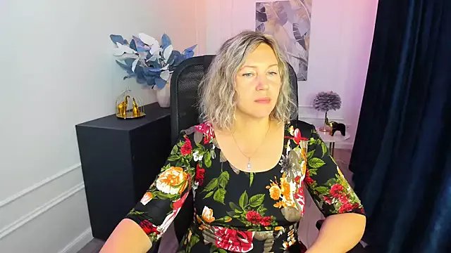 NinaStarle on StripChat