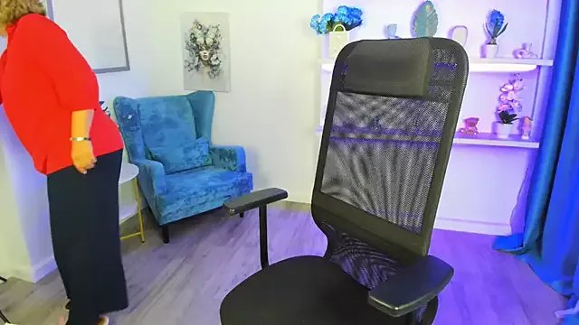 NinaStarle on StripChat