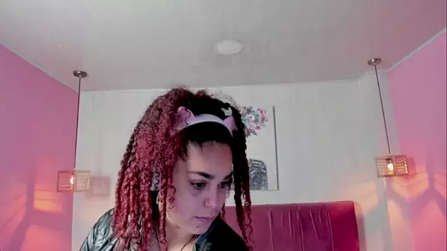 ninna_curly on StripChat 