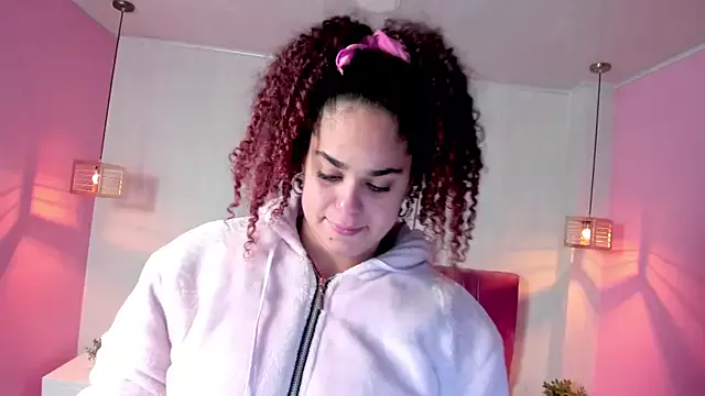 ninna_curly on StripChat 