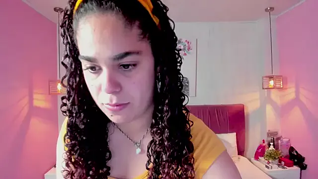 ninna_curly on StripChat 