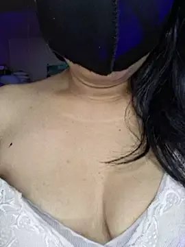Nisha027 on StripChat