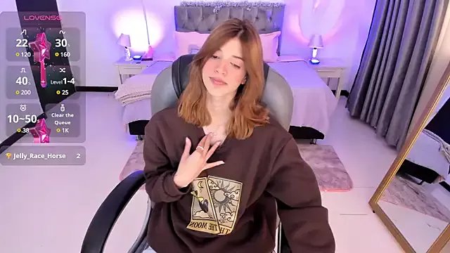 Nora_Vennucci on StripChat