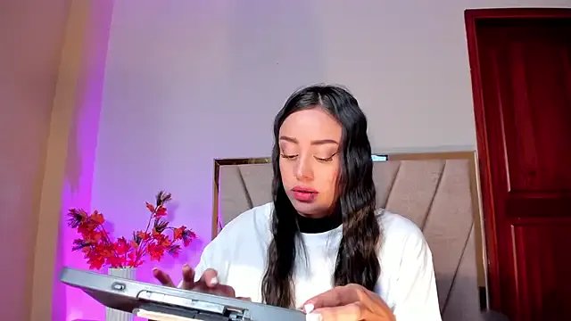 NoraDasilva on StripChat