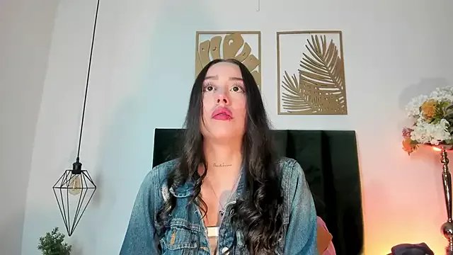 NoraDasilva on StripChat