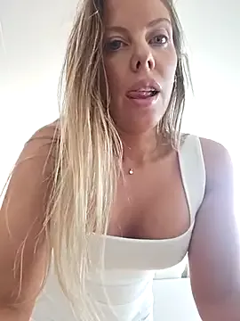 Offline Nova-Lee on StripChat