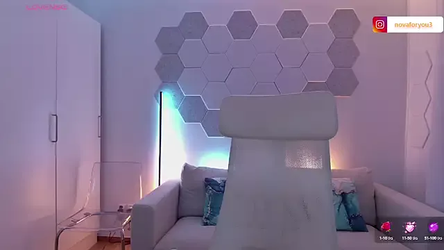 Offline Nova-Lee on StripChat