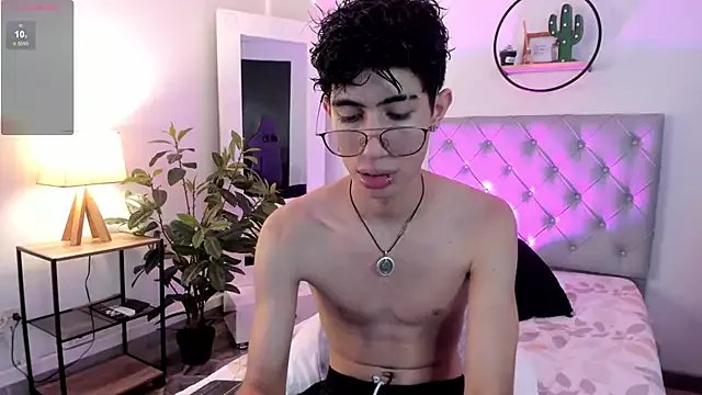 NovaaWheler on StripChat