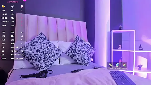 Offline Nyxx_Bierke on StripChat