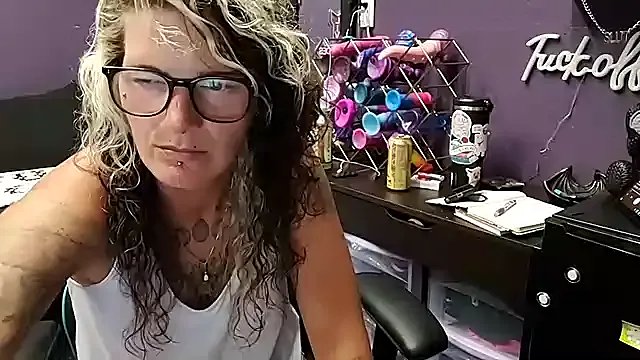 oddywithabody on StripChat 