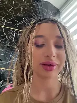 OdetteMason on StripChat