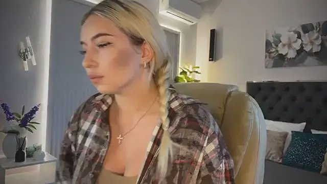 OhMyEmma on StripChat