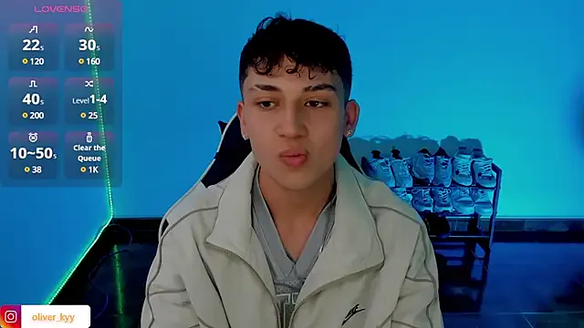 Offline oliver_kyy on StripChat