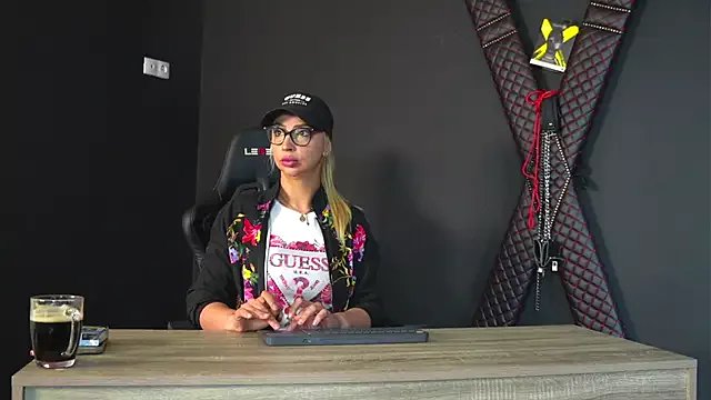 OliviaSmith on StripChat