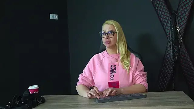 OliviaSmith on StripChat