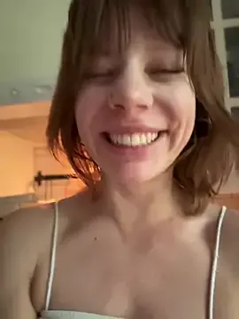 Offline Oopsfoxy on StripChat