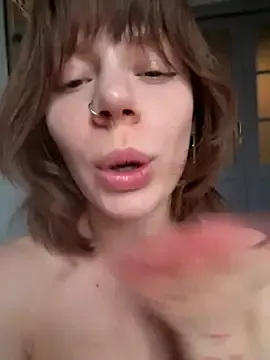 Offline Oopsfoxy on StripChat