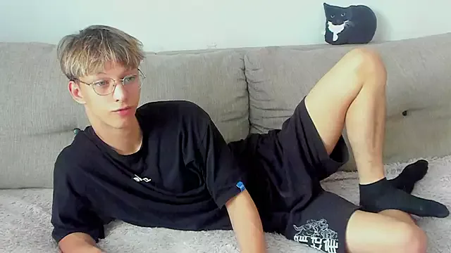 Offline Ostin_meow on StripChat