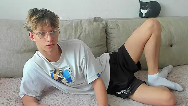 Offline Ostin_meow on StripChat