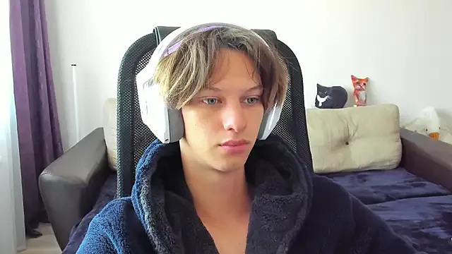 Offline Ostin_meow on StripChat