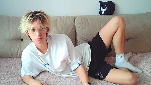 Offline Ostin_meow on StripChat