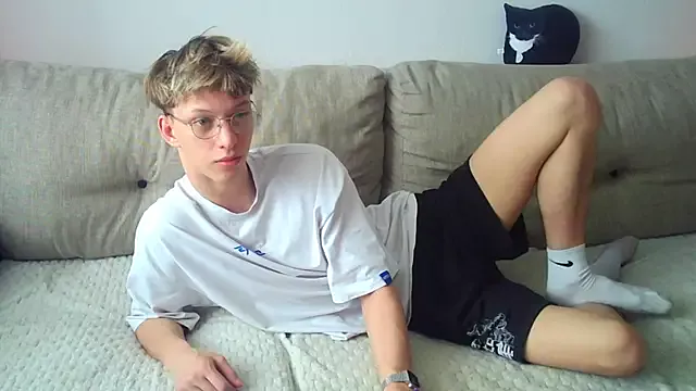 Offline Ostin_meow on StripChat