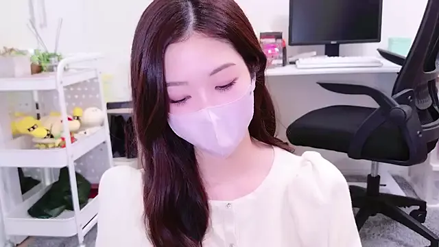 Group oxo_yuna_oxo on StripChat