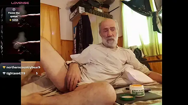 Offline papifacu on StripChat