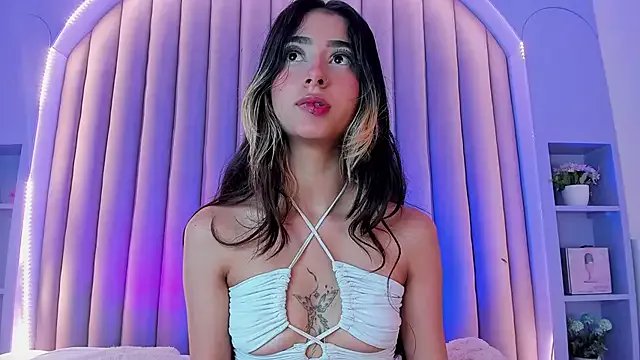 ParisFox_ on StripChat