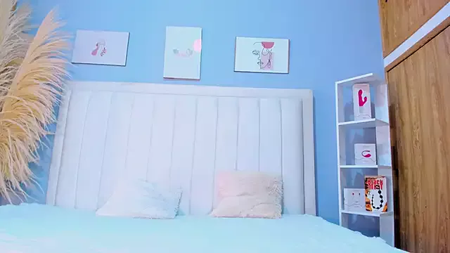 Offline Paula-Brown1 on StripChat