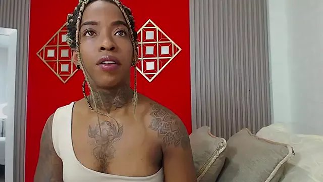 Pauline_Fox on StripChat