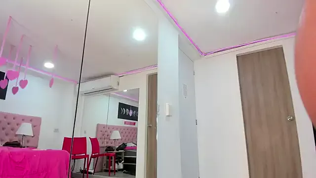 Offline Paytonferrara on StripChat