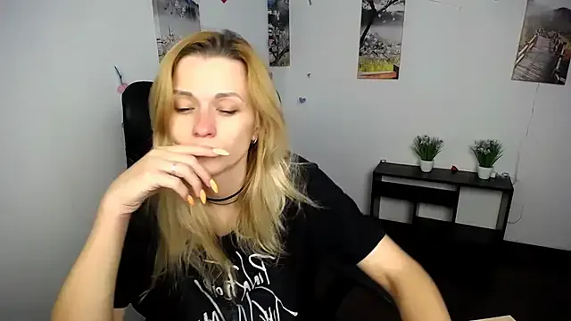 PeppyMia on StripChat 