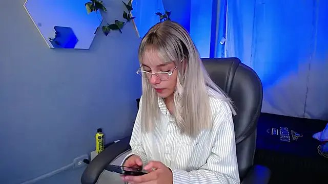 peyton_golden1 on StripChat