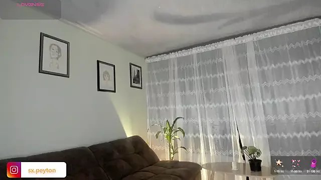 peyton_golden1 on StripChat