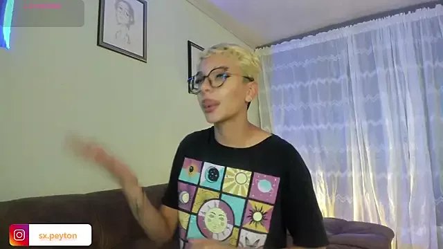 peyton_golden1 on StripChat