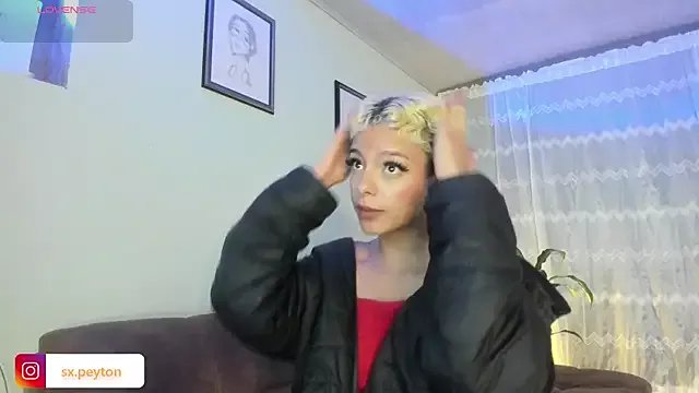 peyton_golden1 on StripChat