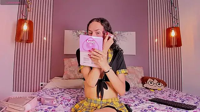 pinky_peach on StripChat