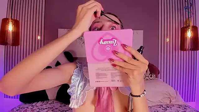 pinky_peach on StripChat