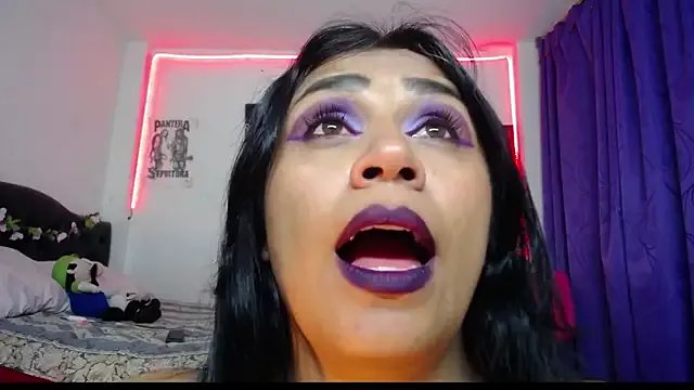 pinky_violeta on StripChat