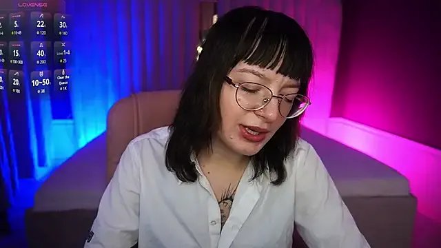 Pixie_Peachh on StripChat