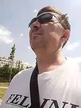 Offline Pokaz2020 on StripChat