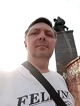 Offline Pokaz2020 on StripChat