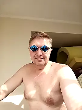 Offline Pokaz2020 on StripChat