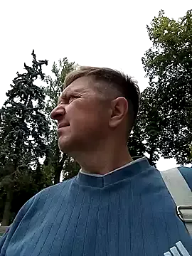 Offline Pokaz2020 on StripChat