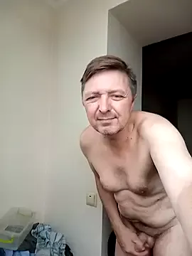 Offline Pokaz2020 on StripChat